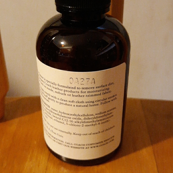 New Coach Leather Cleaner 4 fl oz - Picture 3 of 3